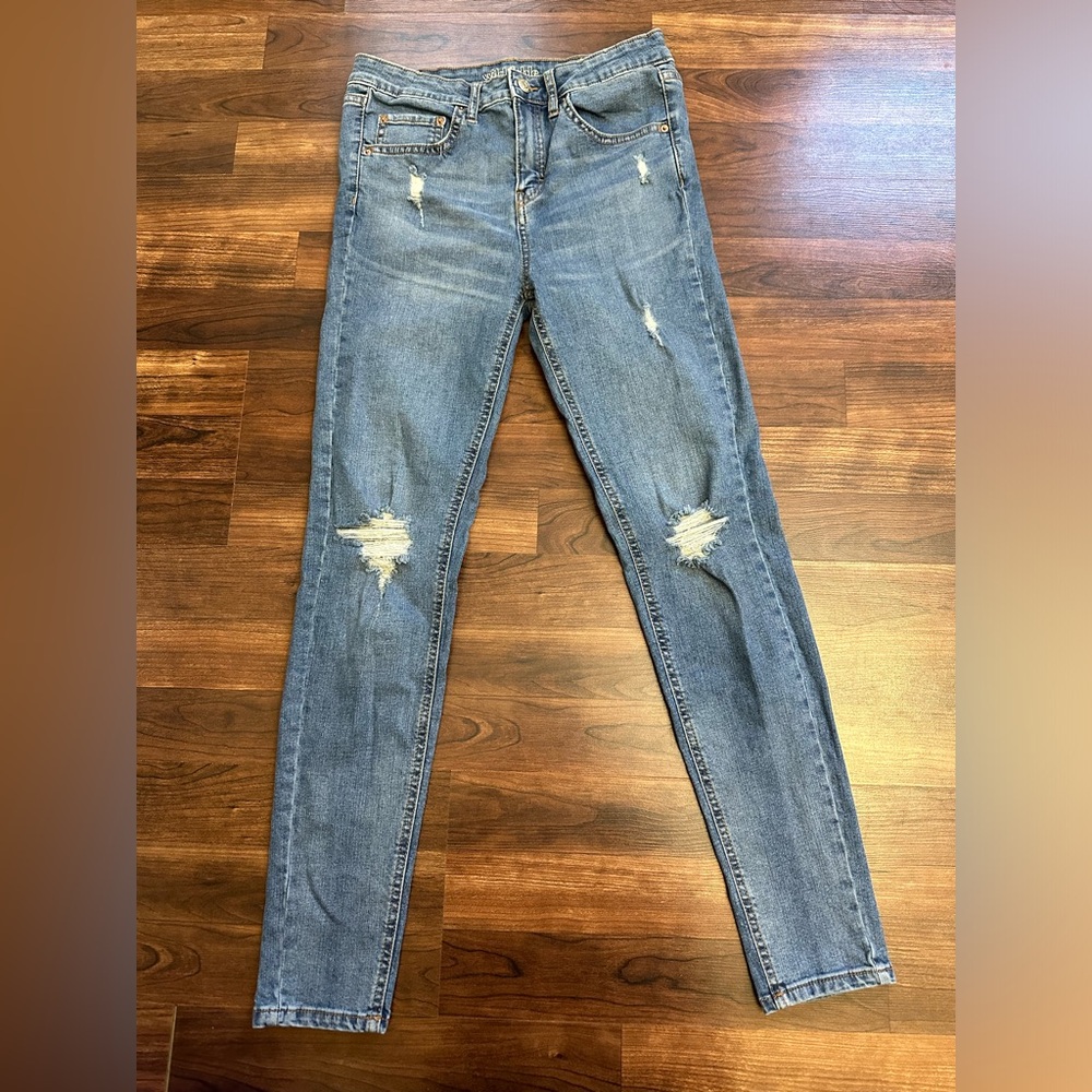 ❤️‍🔥2/$20❤️‍🔥 Size 6 Jeans- Wild Fable Distressed High Rise Skinny